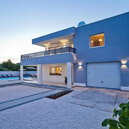 Blazen Villa *