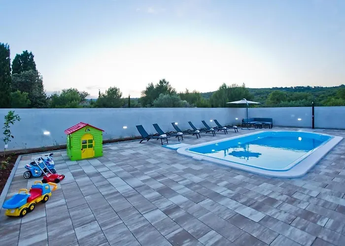 Blazen Villa