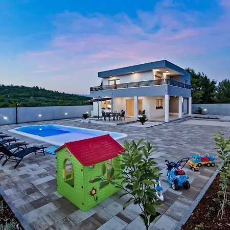 Blazen Villa Bogomolje