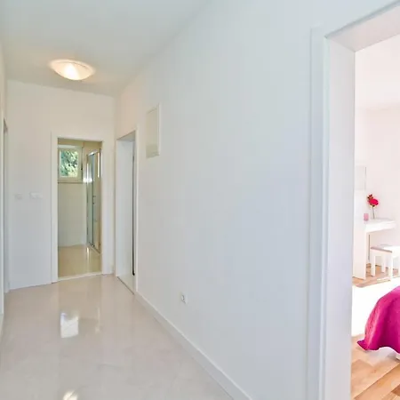 Blazen Villa Bogomolje