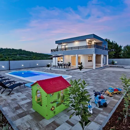 Blazen Villa