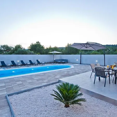 Blazen Villa Bogomolje