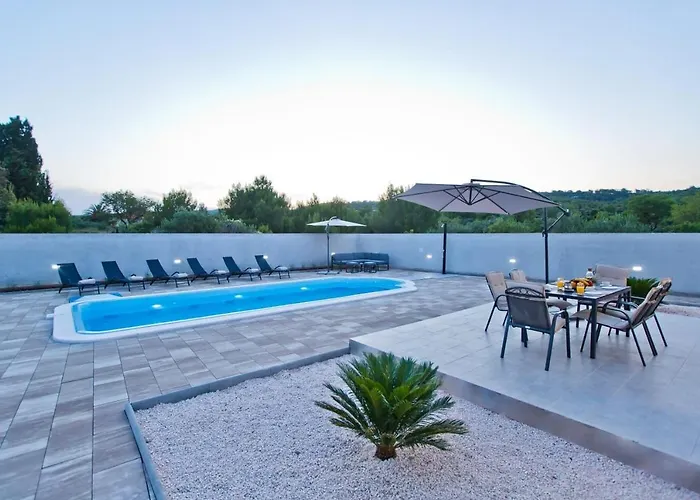 Blazen Villa Bogomolje