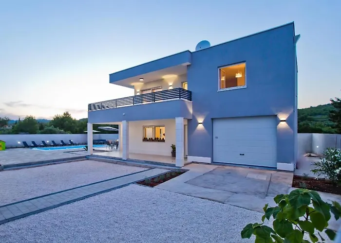 Blazen Villa *