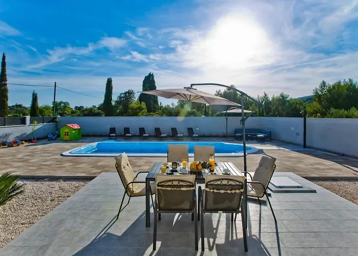 Blazen Villa